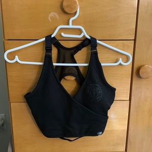 Gymshark x Gold’s Gym cross front sports bra